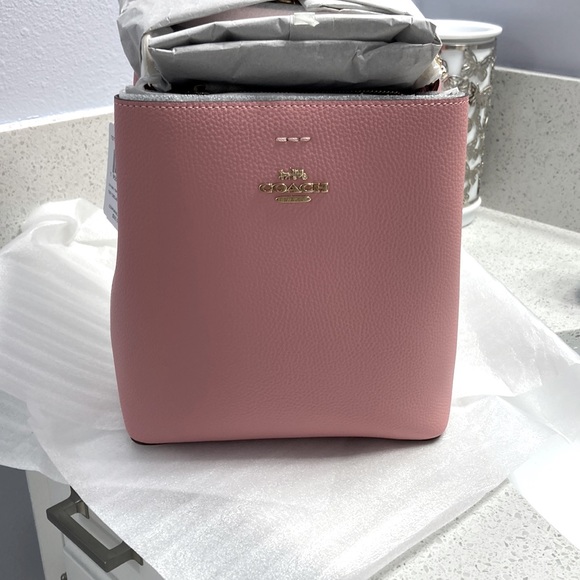 NWT Coach Pebble Leather Small Town Bucket Tote/Crossbody Bag - Picture 2 of 4